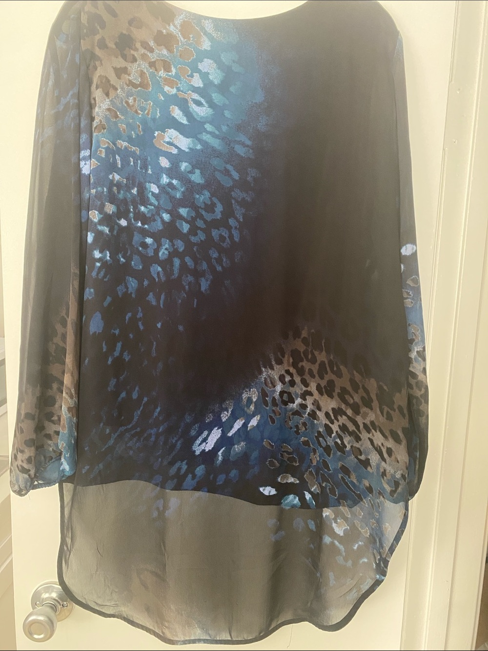 Juicy Couture Black and Blue Ombre Leopard V-Neck Blouse - Picture 4 of 4